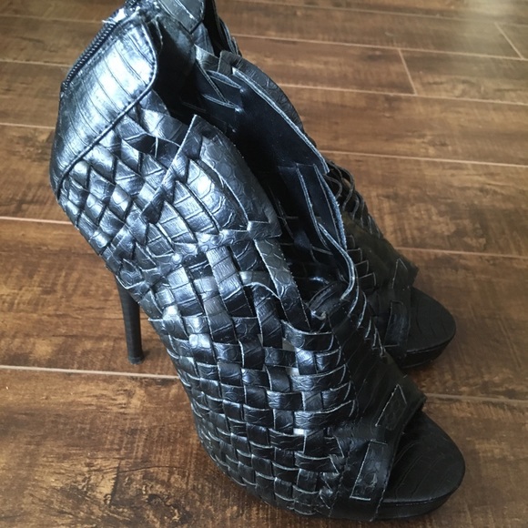 Black leather peep toe high heels bootie - Picture 2 of 4